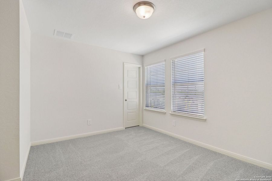 Spacious, unfurnished interior of a new home in Thomas Pond, San Antonio (Image 45). Spacious, unfurnished interior of a new home in Thomas Pond, San Antonio (Image 45).