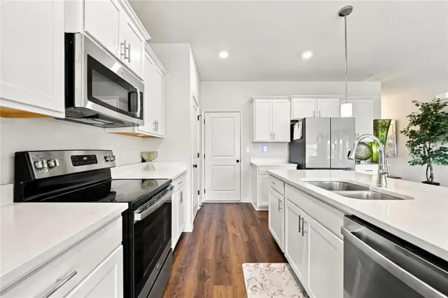 Furnished interior view inside a new home in , Jasper (Image 39).
