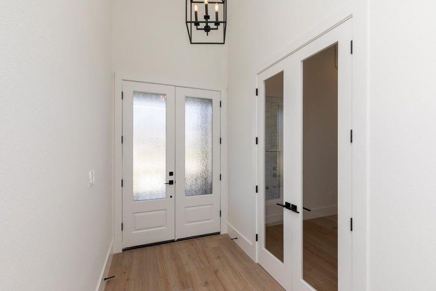 Spacious, unfurnished interior of a new home in , Beaumont (Image 16).