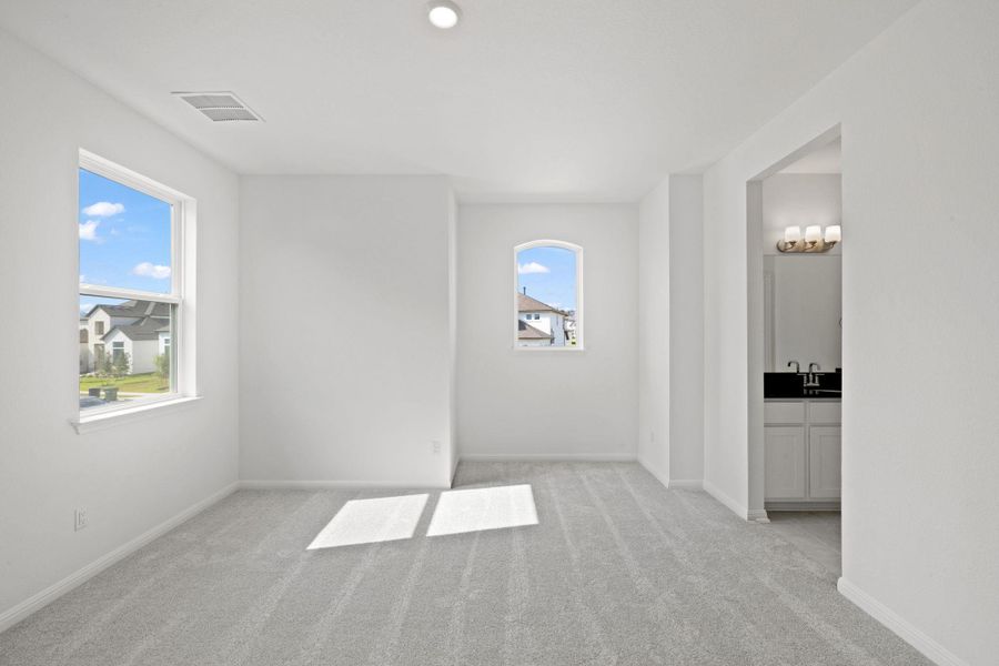Spacious, unfurnished interior of a new home in , Leander (Image 39).