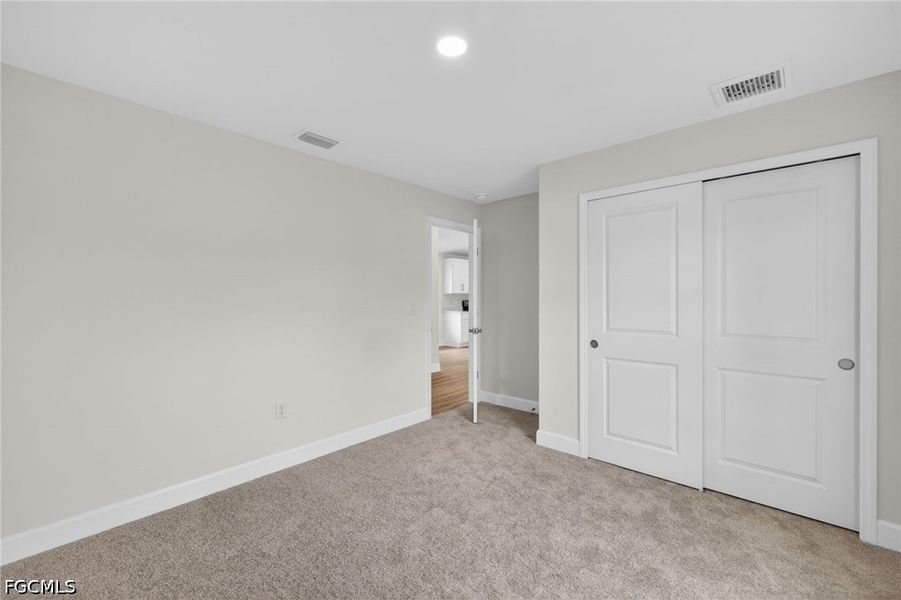 Spacious, unfurnished interior of a new home in Cape Coral, Cape Coral (Image 16).