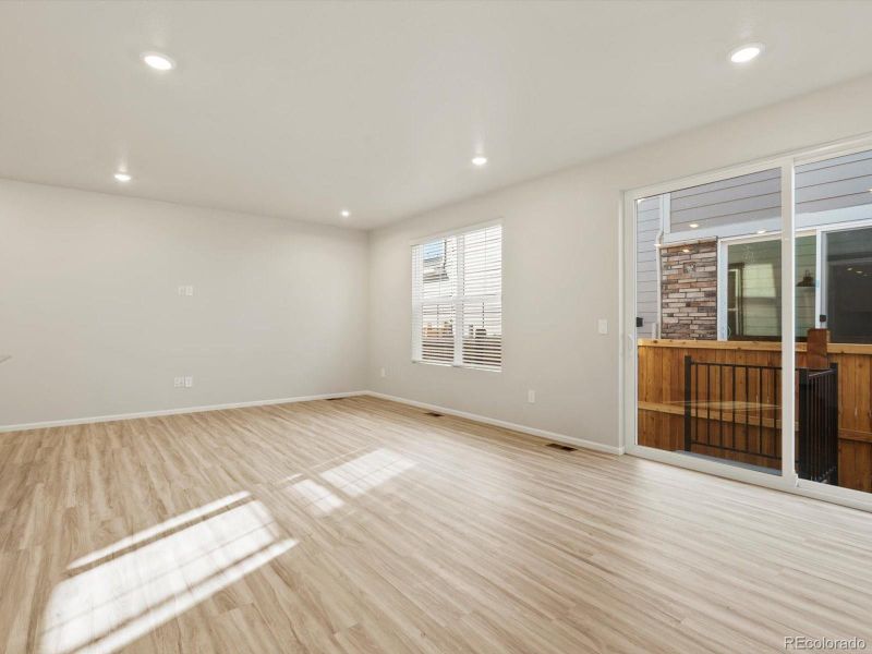 Spacious, unfurnished interior of a new home in Horizon Uptown: The Mountain Collection, Aurora (Image 19). Spacious, unfurnished interior of a new home in Horizon Uptown: The Mountain Collection, Aurora (Image 19).