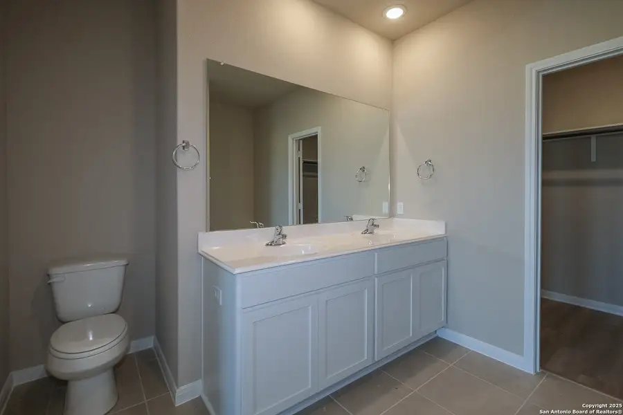 Furnished interior view inside a new home in Park Place, New Braunfels (Image 8).