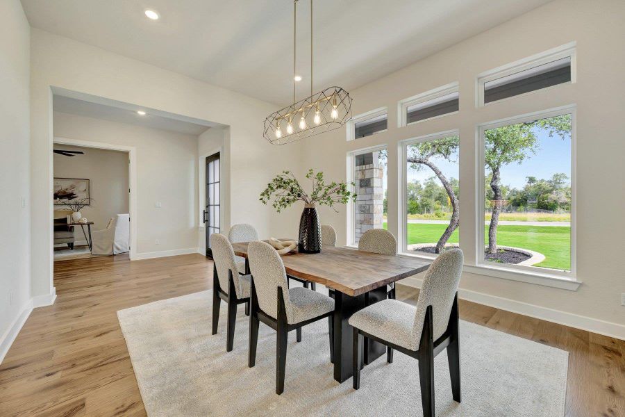 Formal Dining (Staged)
