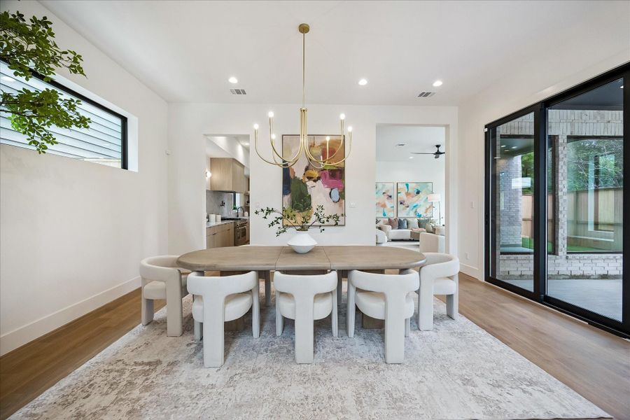 Dining area – flows seamlessly into the kitchen and living room while maintaining a sense of privacy Dining area – flows seamlessly into the kitchen and living room while maintaining a sense of privacy