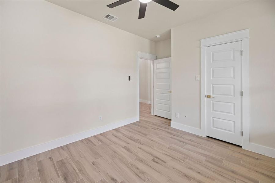 Spacious, unfurnished interior of a new home in , Sansom Park (Image 17).