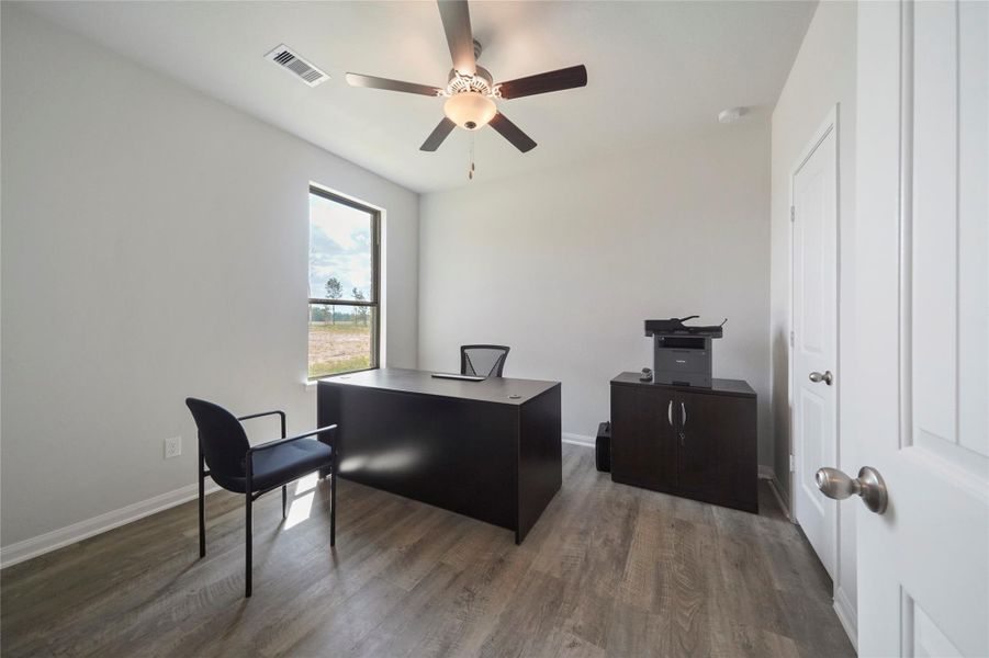 Furnished interior view inside a new home in Pine Rock Estates, Conroe (Image 2). Furnished interior view inside a new home in Pine Rock Estates, Conroe (Image 2).
