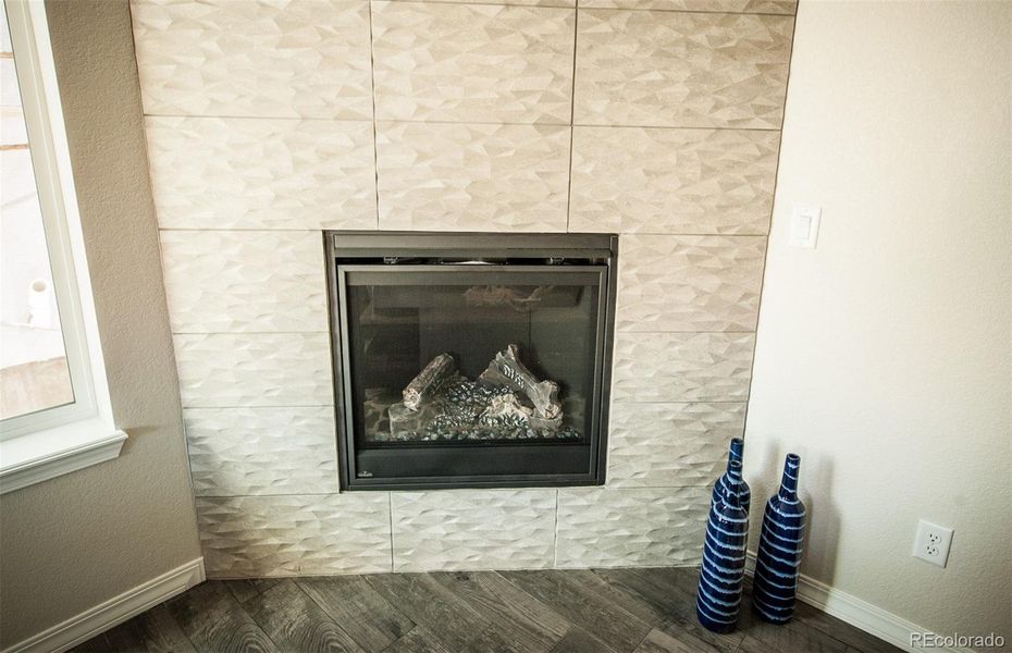 Gas fireplace with tile surround Gas fireplace with tile surround