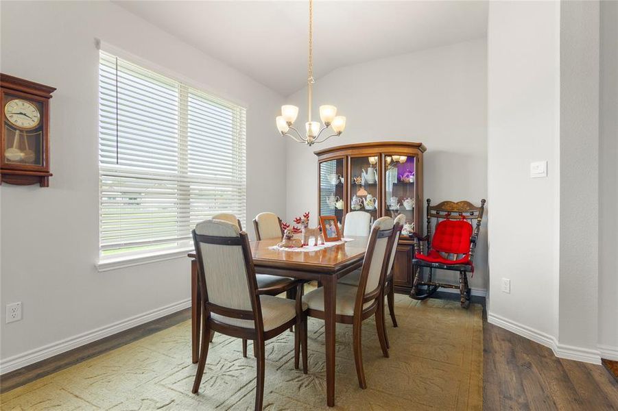 Furnished interior view inside a new home in Saddle Creek, Waco (Image 28).