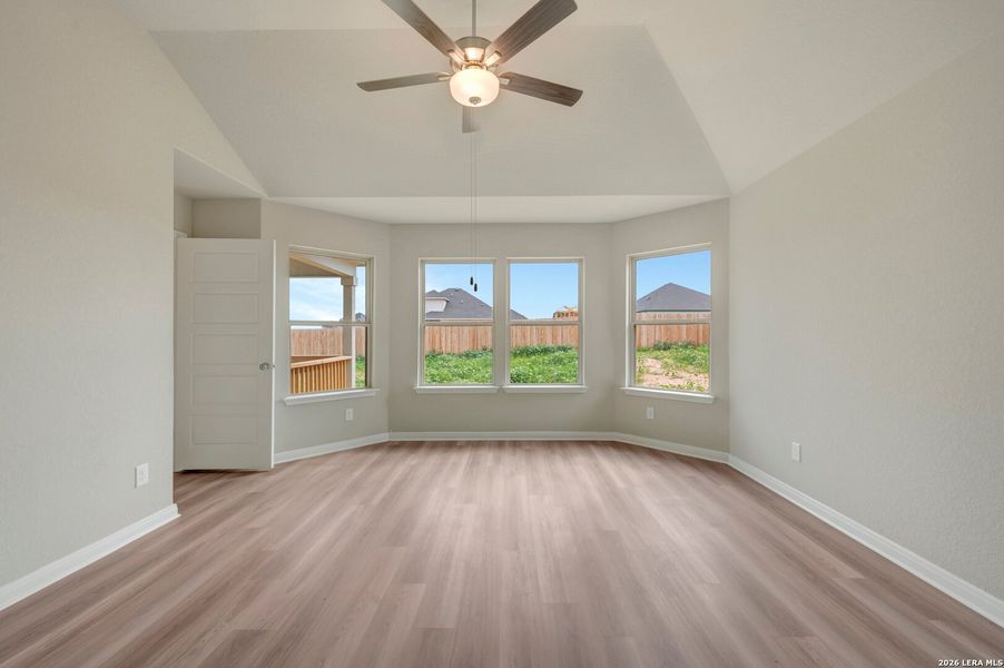 Spacious, unfurnished interior of a new home in Hickory Ridge Estates, Elmendorf (Image 31).