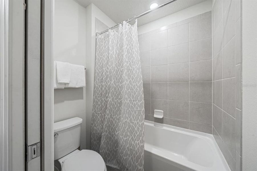 Furnished interior view inside a new home in , Clermont (Image 24). Furnished interior view inside a new home in , Clermont (Image 24).