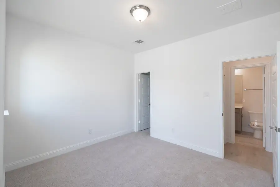Spacious, unfurnished interior of a new home in Enclave at Legacy Hills, Celina (Image 24).