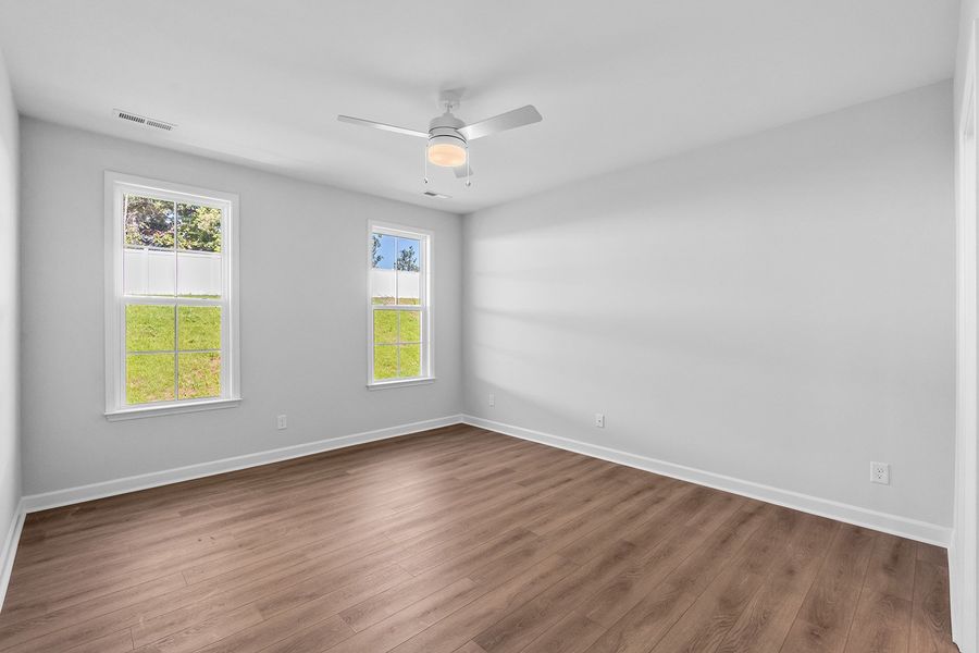 Spacious, unfurnished interior of a new home in Hanes Lake, Winston-Salem (Image 25).