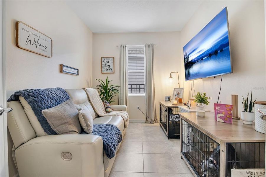 Furnished interior view inside a new home in , Kissimmee (Image 10).