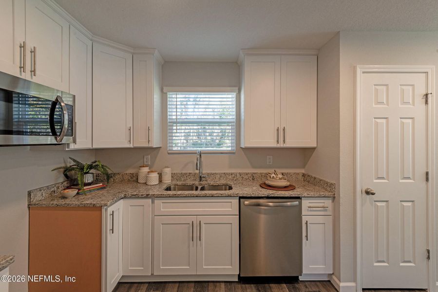Furnished interior view inside a new home in , Jacksonville (Image 7).