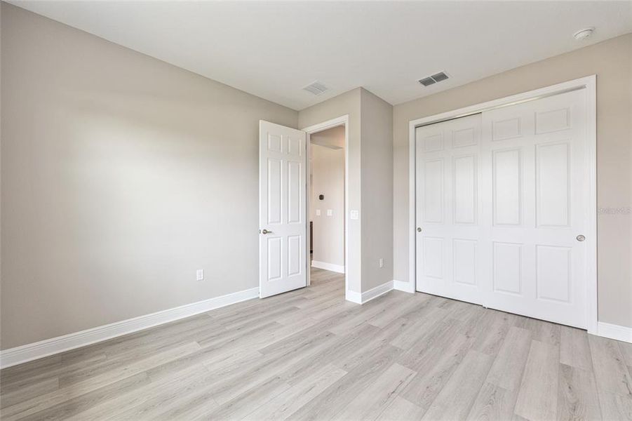 Spacious, unfurnished interior of a new home in , Ocala (Image 25).