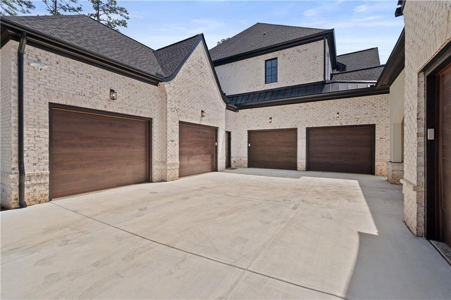 Exterior details and patio area of a home in , Alpharetta (Image 42).