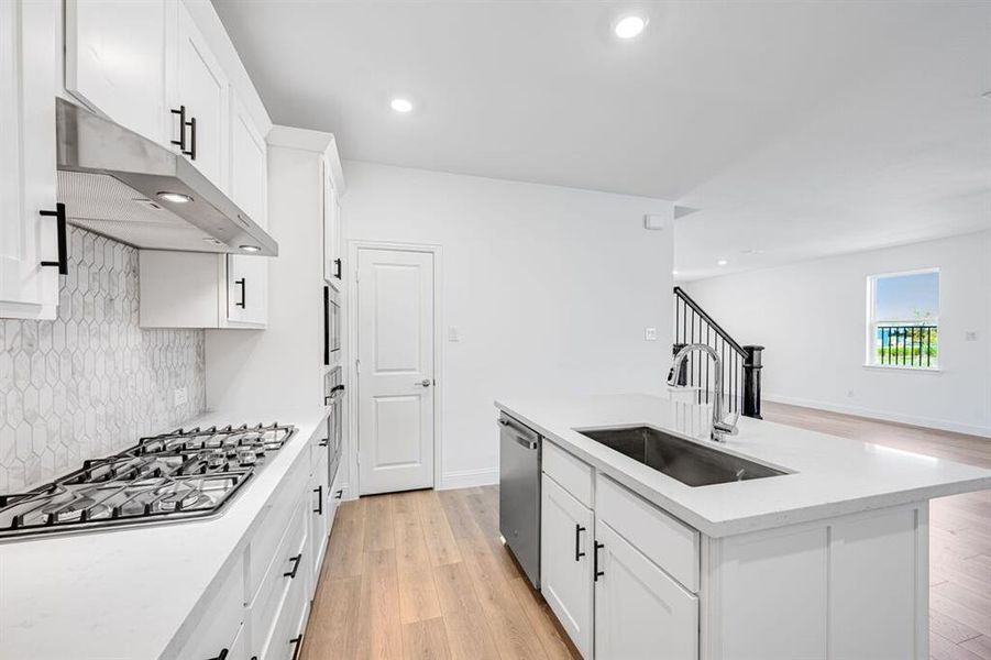 100 North Sky Drive ~ Ready Now 100 North Sky Drive ~ Ready Now