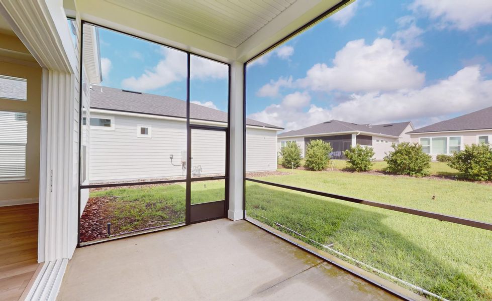Exterior details and patio area of a home in Oakmont, Gainesville (Image 16).