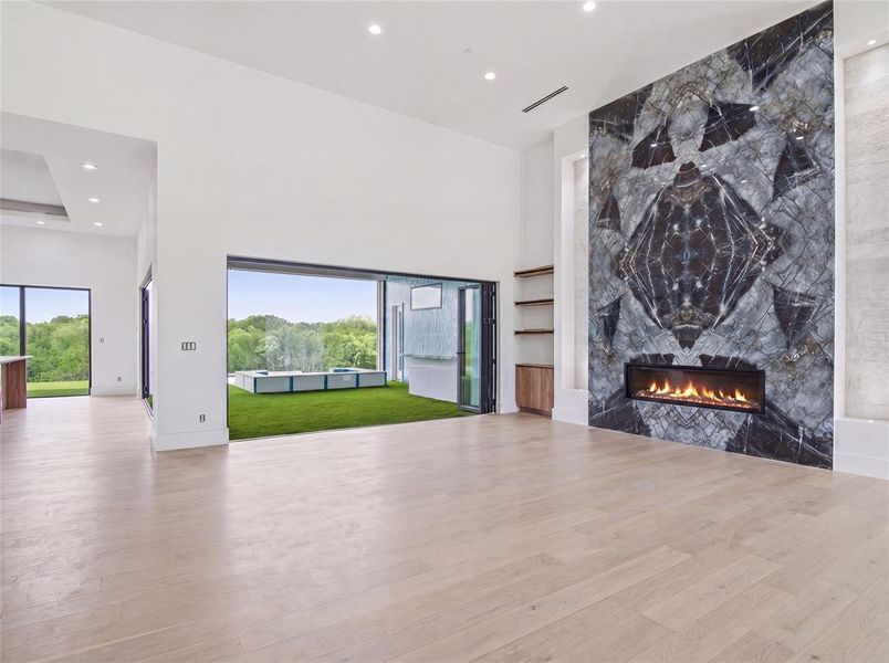 Spacious, unfurnished interior of a new home in , Southlake (Image 7).