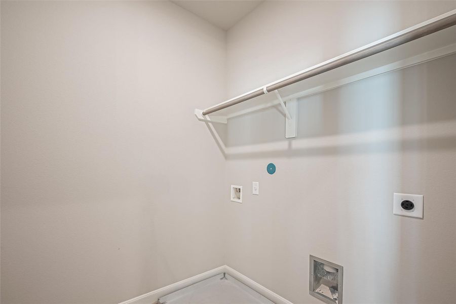 Spacious, unfurnished interior of a new home in Regents Court, Houston (Image 15).