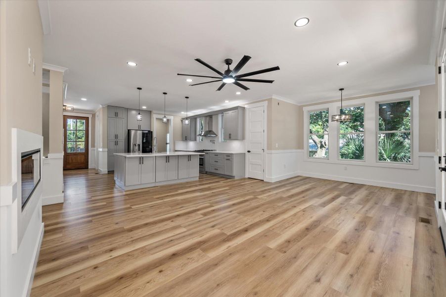 Spacious, unfurnished interior of a new home in , Charleston (Image 49).