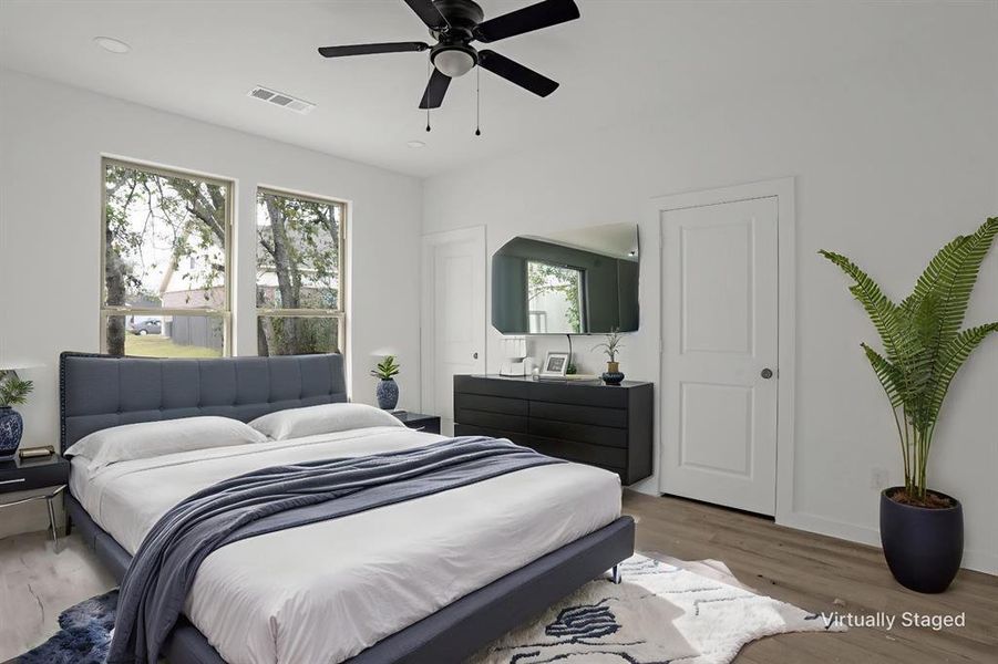 Furnished interior view inside a new home in , Terrell (Image 11).