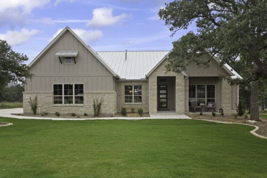 Front exterior of Ashlyn luxury home in Belle Oaks, Bulverde TX