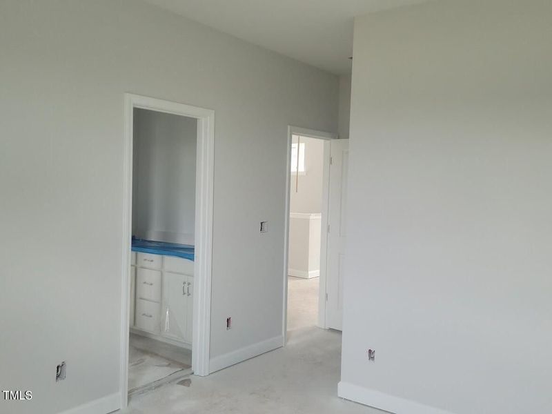 Image 82 of a home in Tobacco Road.