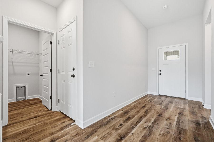 Spacious, unfurnished interior of a new home in Barton's Bend, Crestview (Image 38).