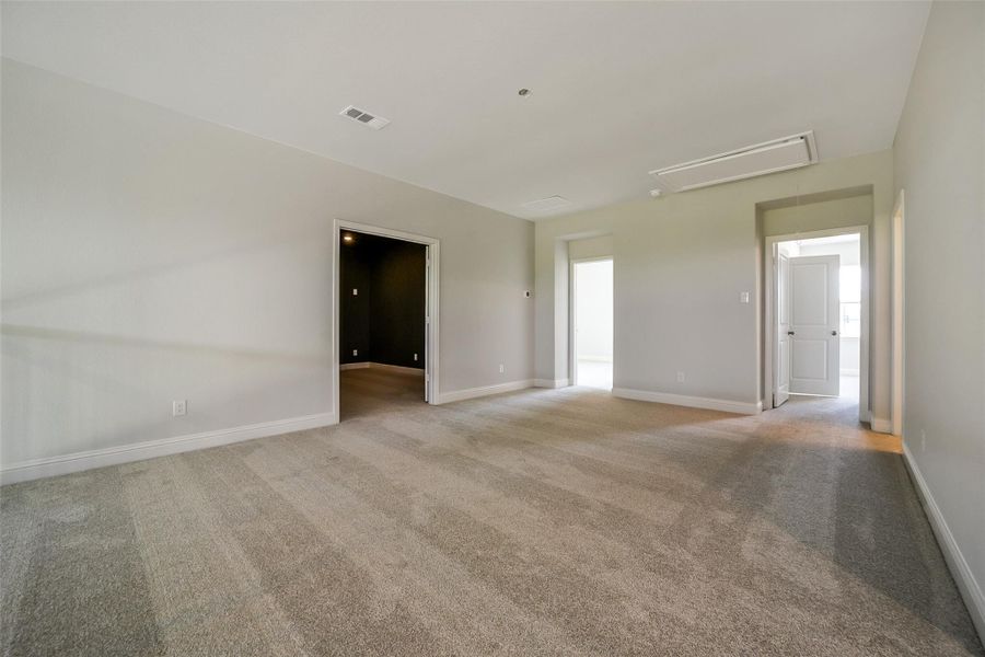 Spacious, unfurnished interior of a new home in Del Bello Lakes 60', Manvel (Image 42). Spacious, unfurnished interior of a new home in Del Bello Lakes 60', Manvel (Image 42).