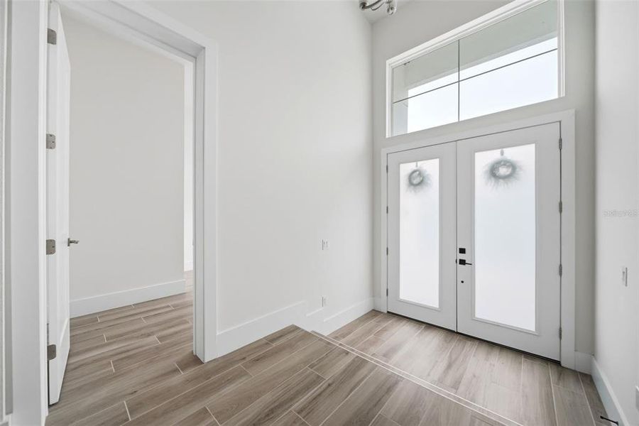 Spacious, unfurnished interior of a new home in , Apopka (Image 36).