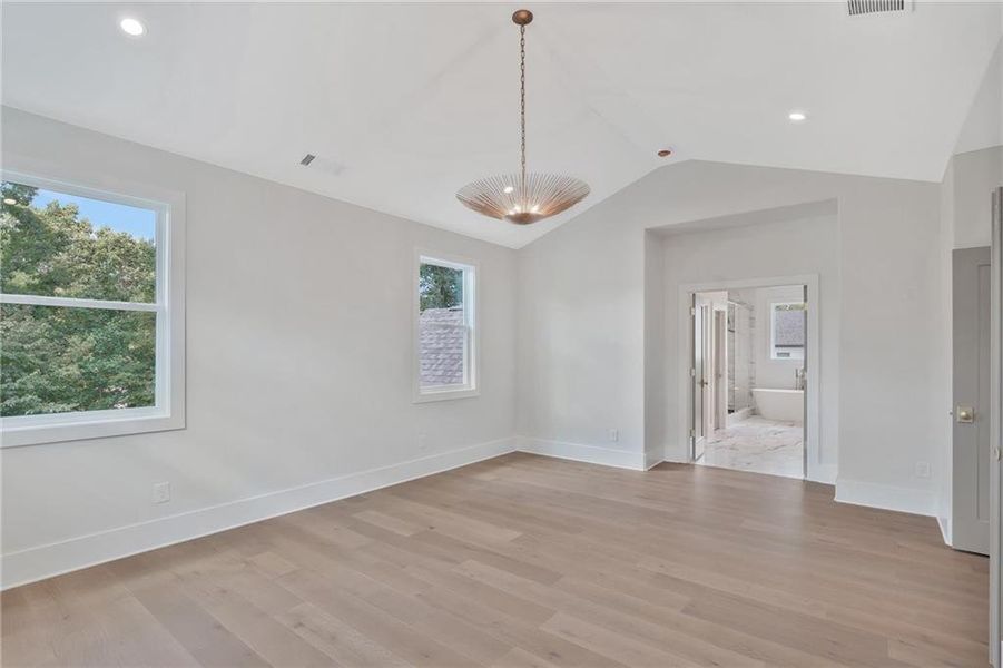 Spacious, unfurnished interior of a new home in , Atlanta (Image 32).