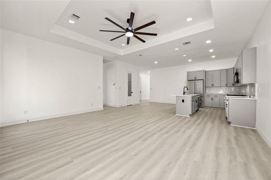 Spacious, unfurnished interior of a new home in , Dallas (Image 26).