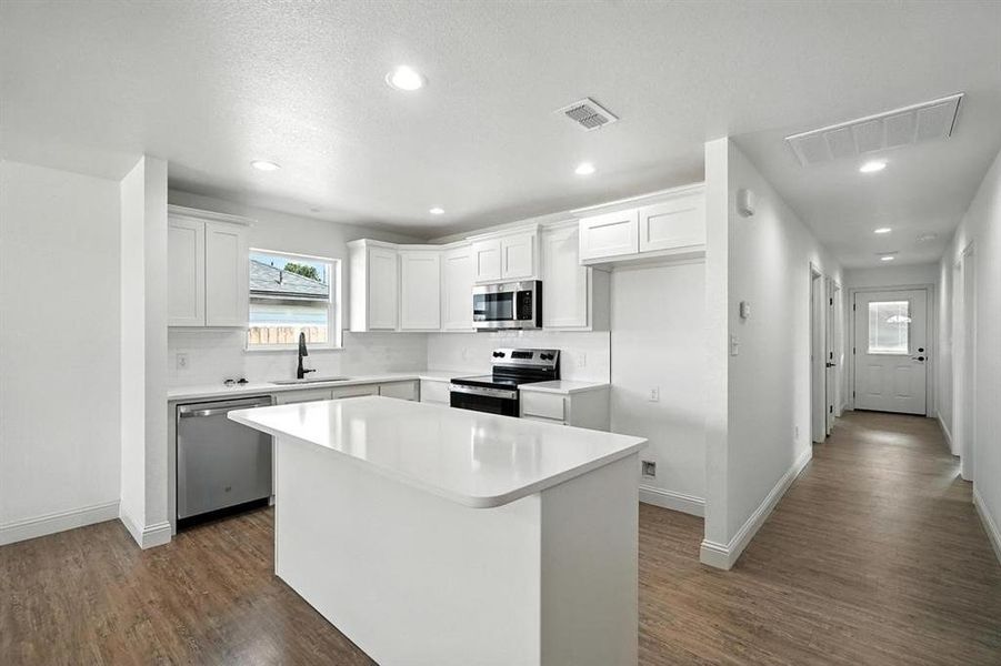 Furnished interior view inside a new home in , Abilene (Image 8).