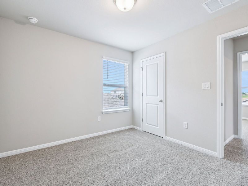 Spacious, unfurnished interior of a new home in Flora, Hutto (Image 14).