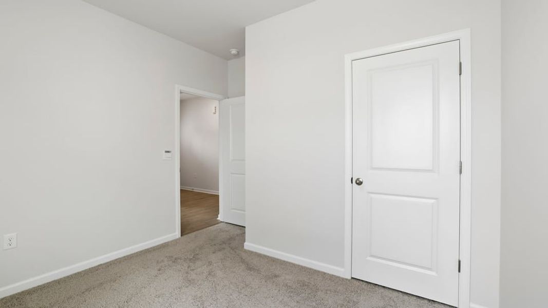 Spacious, unfurnished interior of a new home in Sherwood Gardens, Landrum (Image 20).
