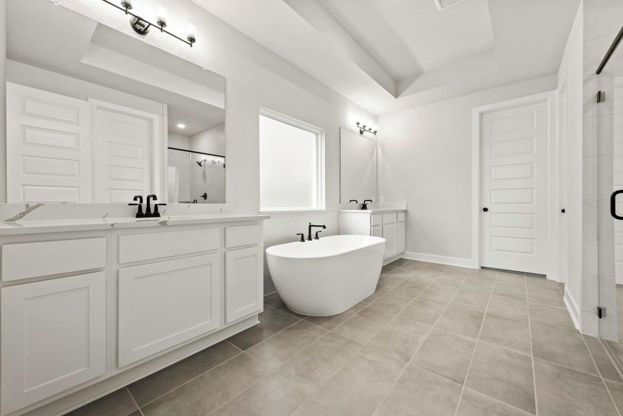 Representative image. Features, selections and colors may vary. Representative image. Features, selections and colors may vary.