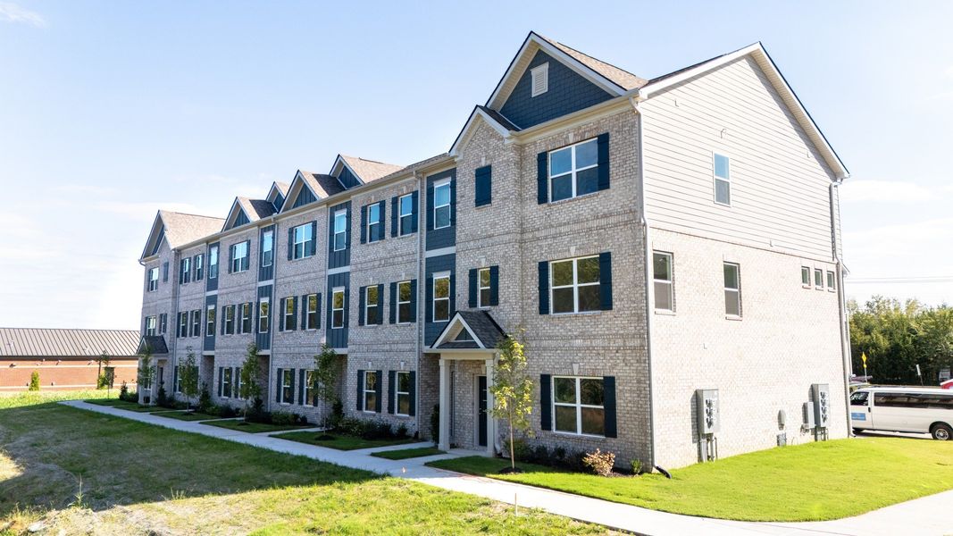 Image 32 of a home in Sweetbriar Place.