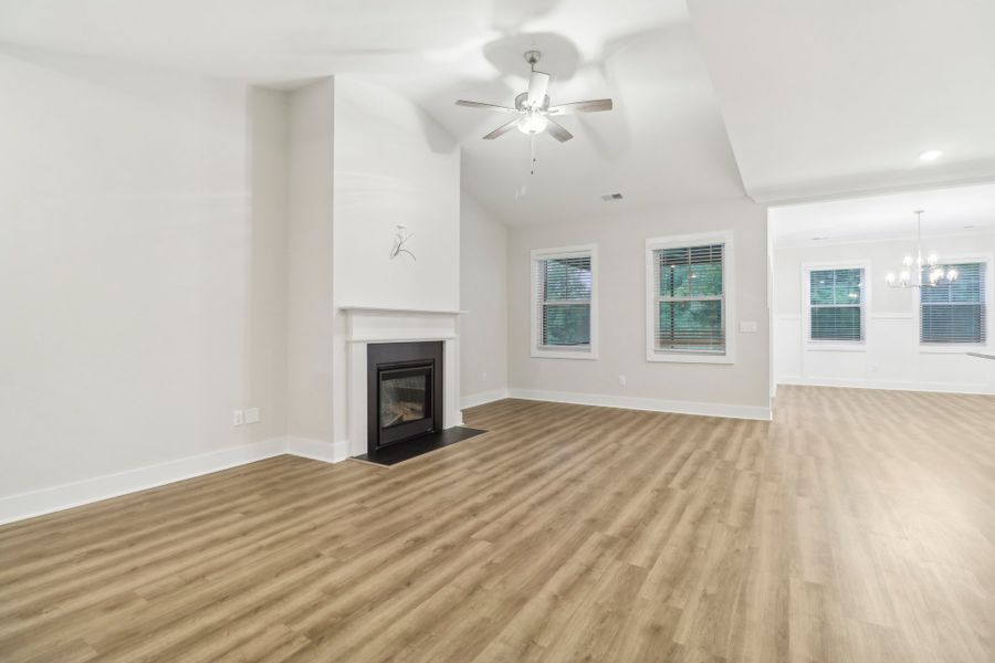 Representative unfurnished interior of a home built from the Baymore II by Great Southern Homes in Edwards Ridge, Central (Image 40).