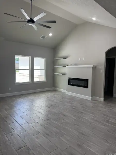 Spacious, unfurnished interior of a new home in , Spring Branch (Image 40).