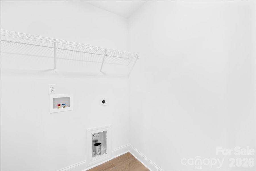 Spacious, unfurnished interior of a new home in , Kings Mountain (Image 28).