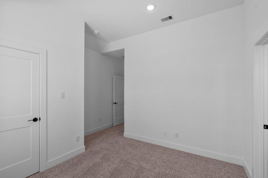 Spacious, unfurnished interior of a new home in Meridiana Chateau, Manvel (Image 26). Spacious, unfurnished interior of a new home in Meridiana Chateau, Manvel (Image 26).