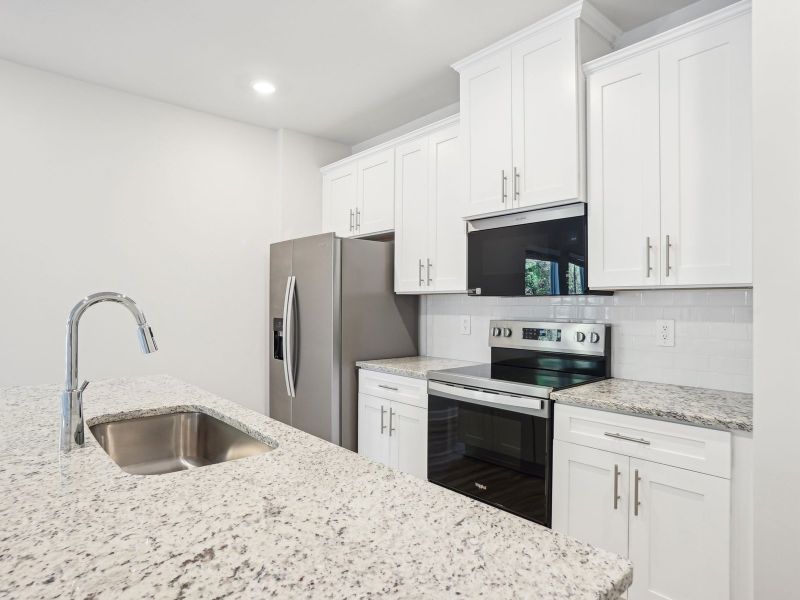 With an oversized kitchen island you can make meal-prepping part of your weekly routine.