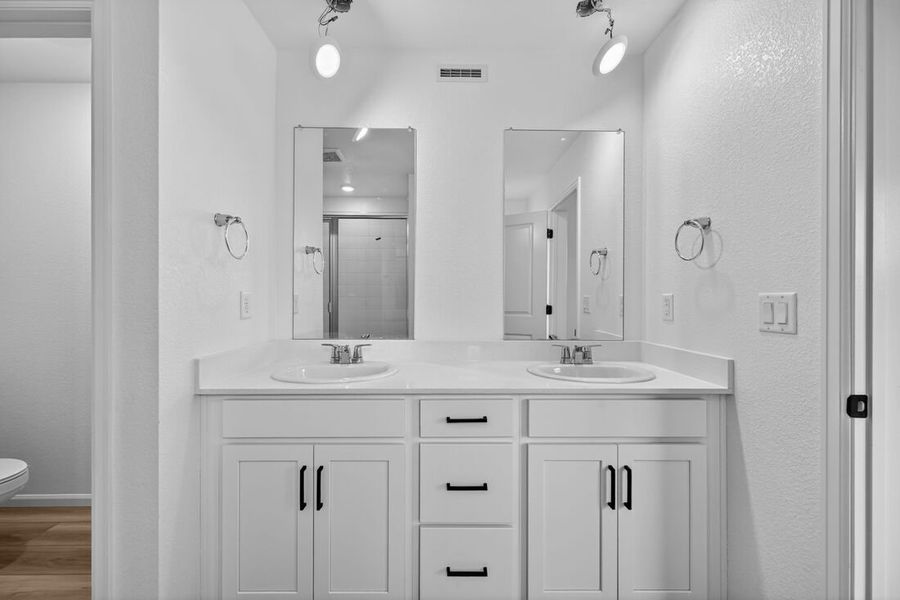 Furnished interior view inside a new home in Lake Bluff, Greeley (Image 9).
