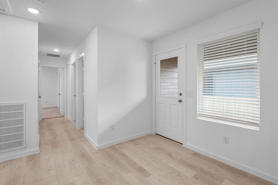 Spacious, unfurnished interior of a new home in Stokesbury, Waller (Image 11). Spacious, unfurnished interior of a new home in Stokesbury, Waller (Image 11).