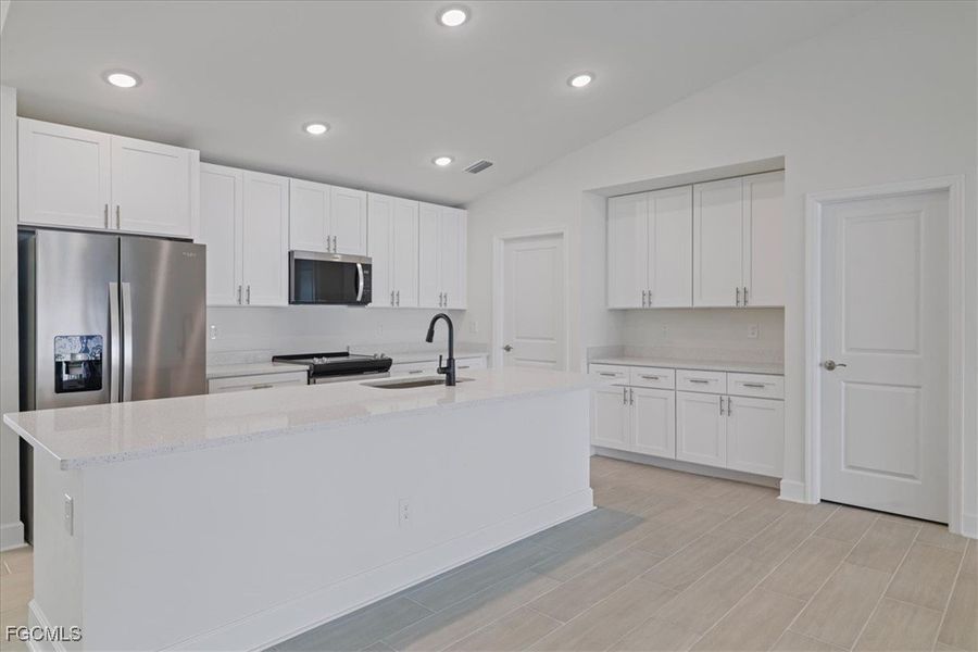 Furnished interior view inside a new home in Cape Coral, Cape Coral (Image 7).
