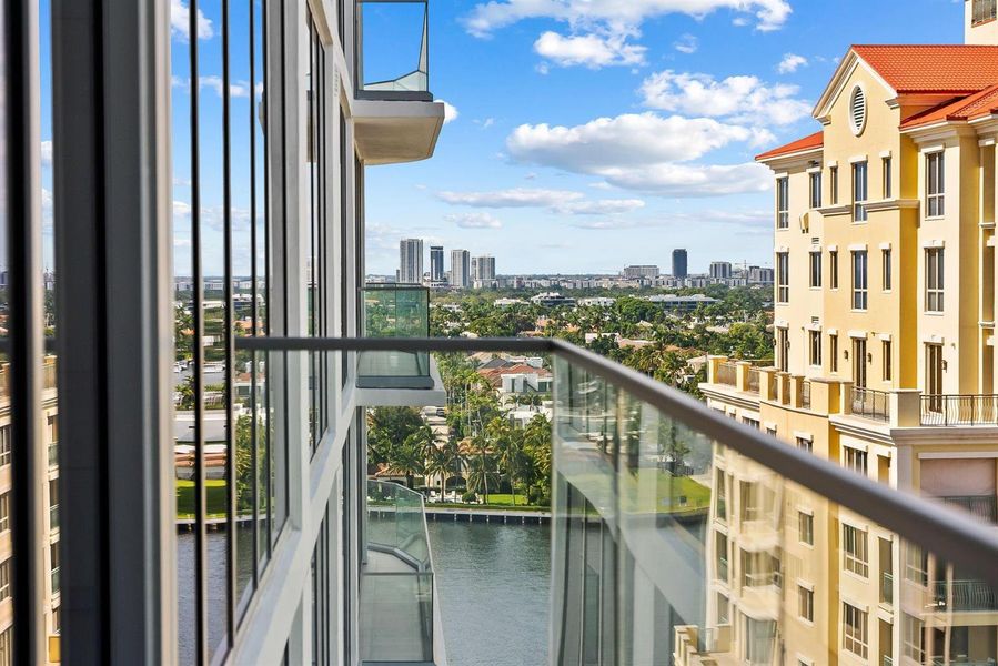 wrap around balcony - NW facing