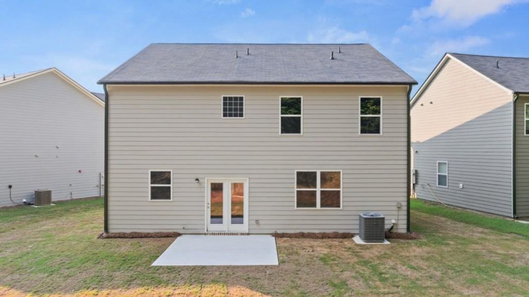Exterior details and patio area of a home in Creekview, Atlanta (Image 3).