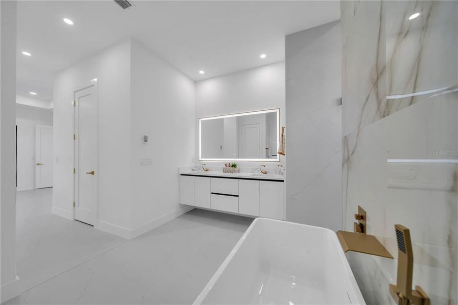 Furnished interior view inside a new home in , Cape Coral (Image 7).